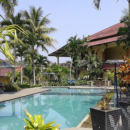 Aries Biru Resort Cisarua Eksteriør bilde