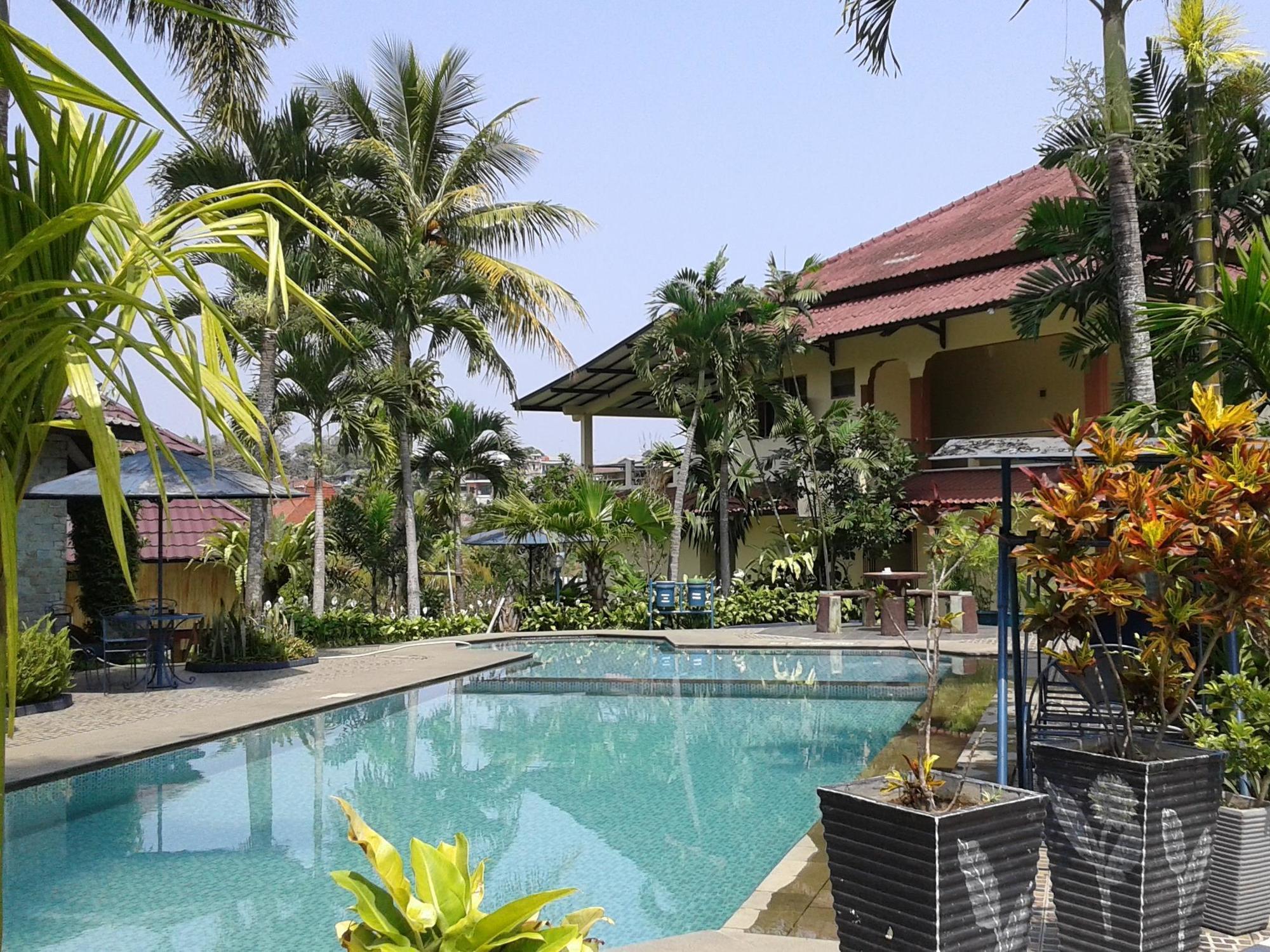 Aries Biru Resort Cisarua Eksteriør bilde